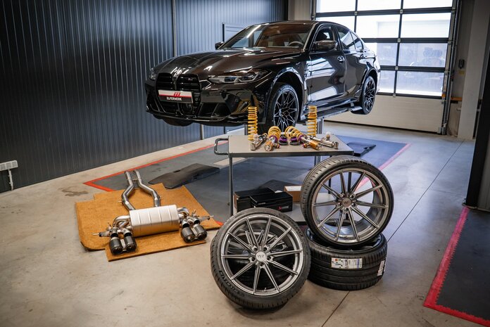 BMW M3 Wheelforce CF.3 Akrapovic KW V3 