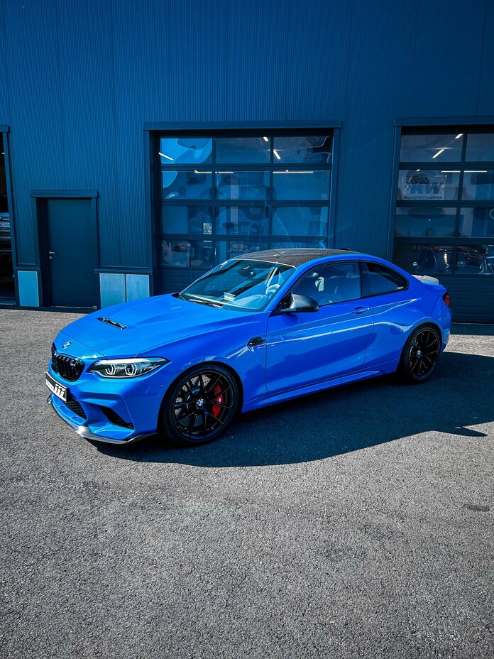 BMW M2 CS 