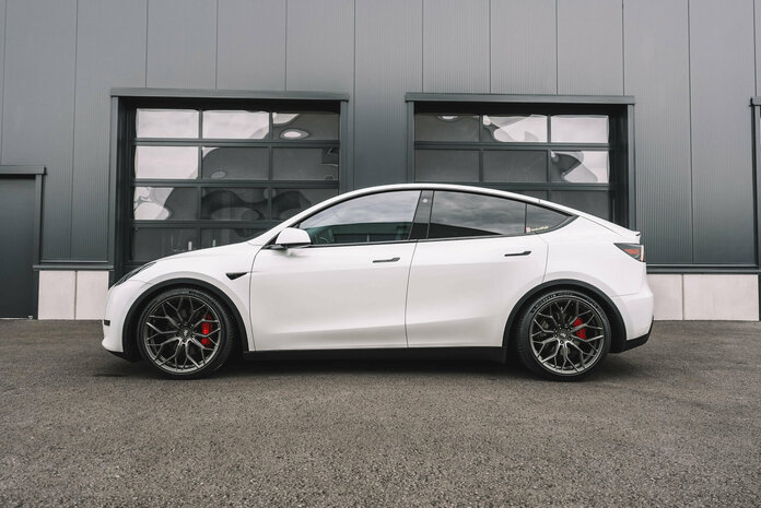 Tesla Model Y Wheelforce HE.1