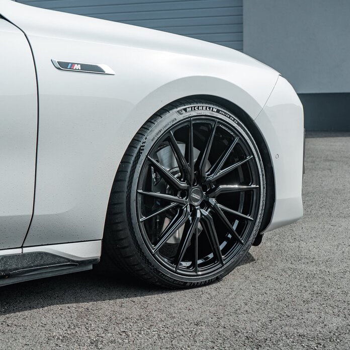 BMW i7 M70 Vossen Felgen