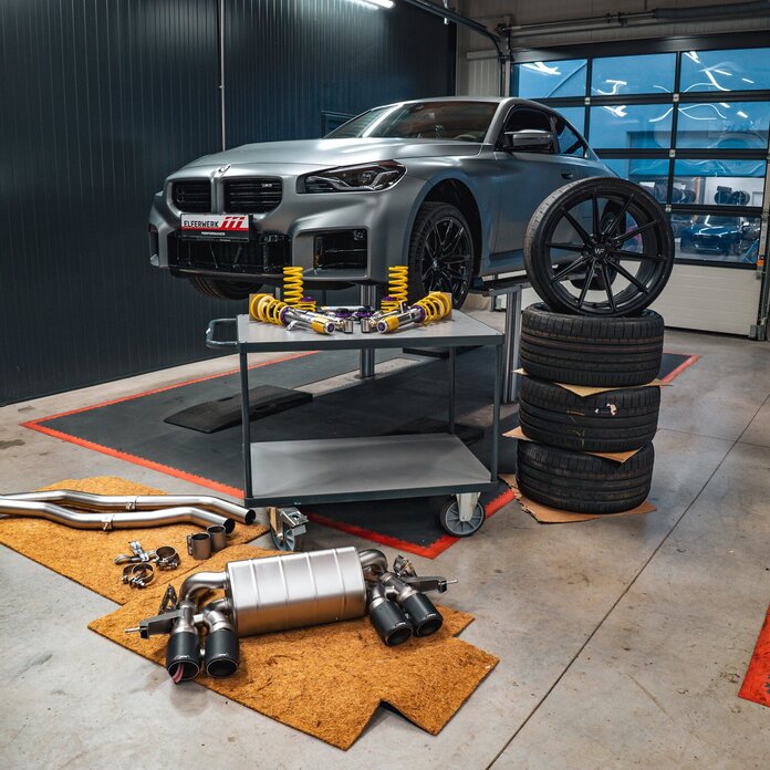 BMW M2 Wheelforce CF.3 Akrapovic KW V3 Fahrwerk
