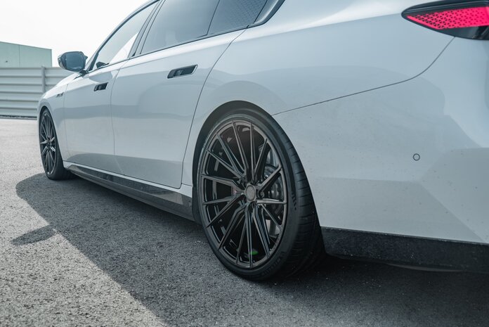 BMW i7 M70 Vossen Felgen