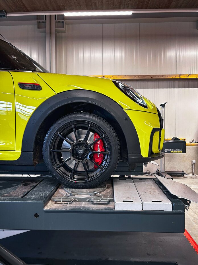 Mini JCW F57 / Sparco Assetto Gara 