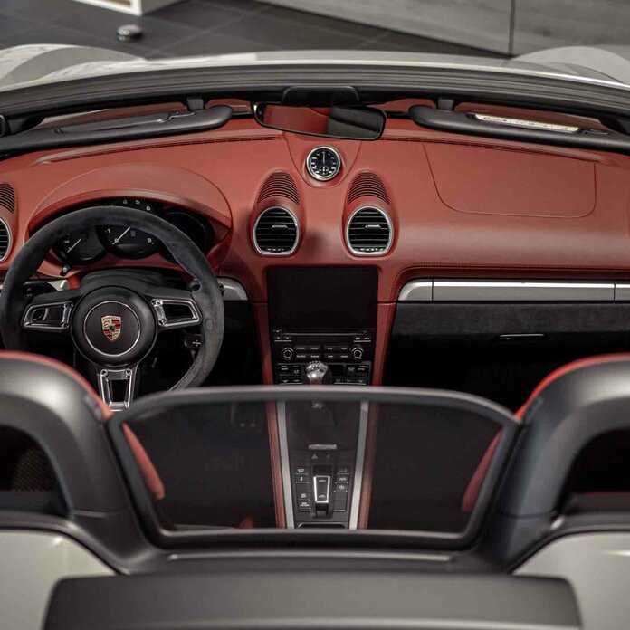 Innenausstattung aus der Vogelperspektive - Porsche 718 Spyder - Elferwerk - Webschmiede