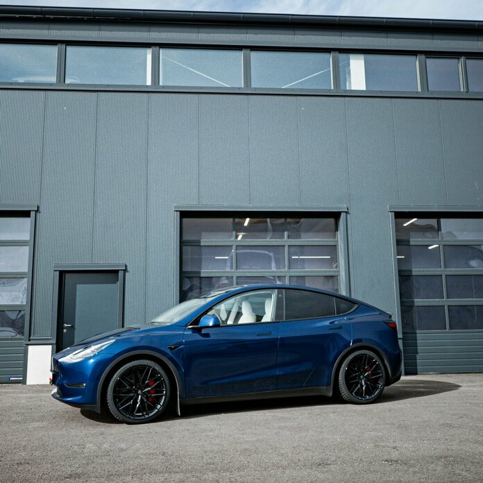 Tesla Model Y mit MSW50 in Gloss Black 