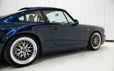 Porsche_Carrera 964