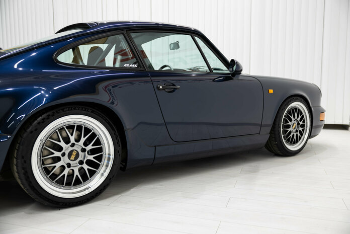 Porsche_Carrera 964