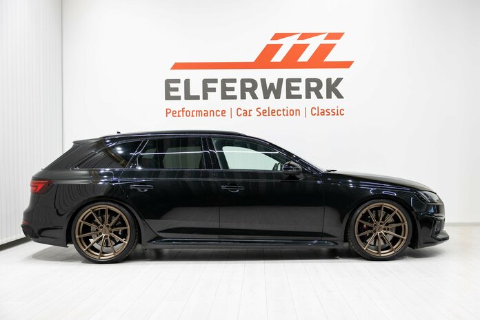 Audi RS4 mit WF CF.3-FF in Satin Bronze 