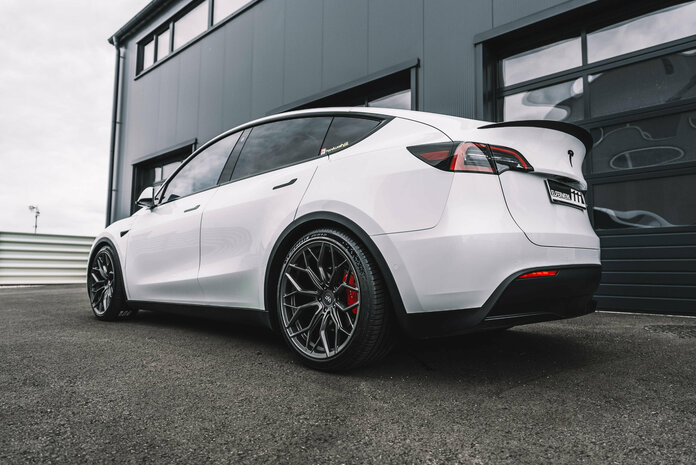 Tesla Model Y Wheelforce HE.1 