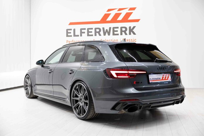 Heck des Audi RS4 - Elferwerk - Webschmiede