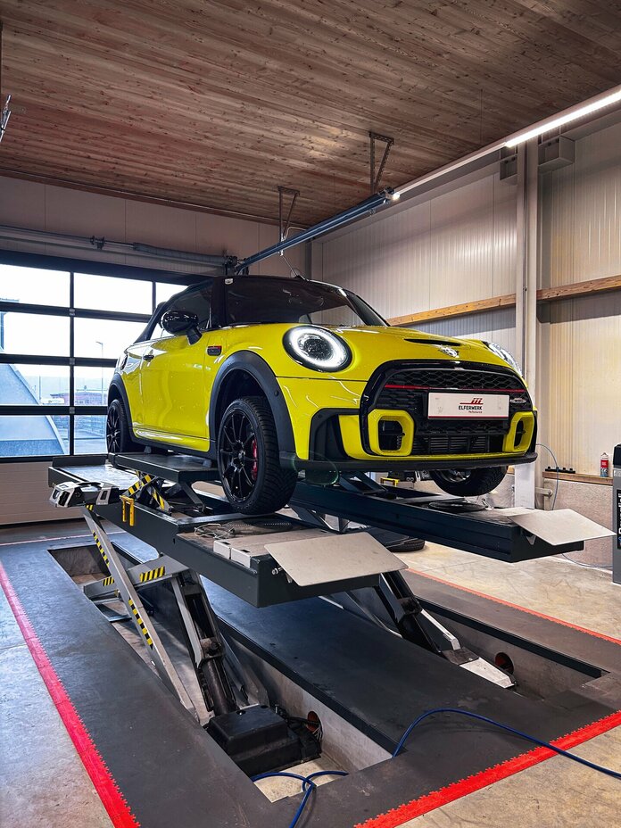 Mini JCW F57 Cabrio 