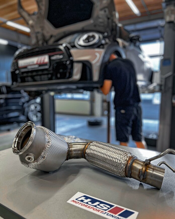 Mini JCW F57 mit HJS Downpipe 