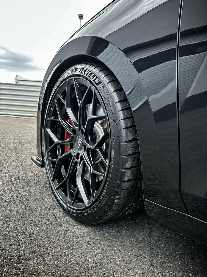 Wheelforce SL1 in Deep Black 