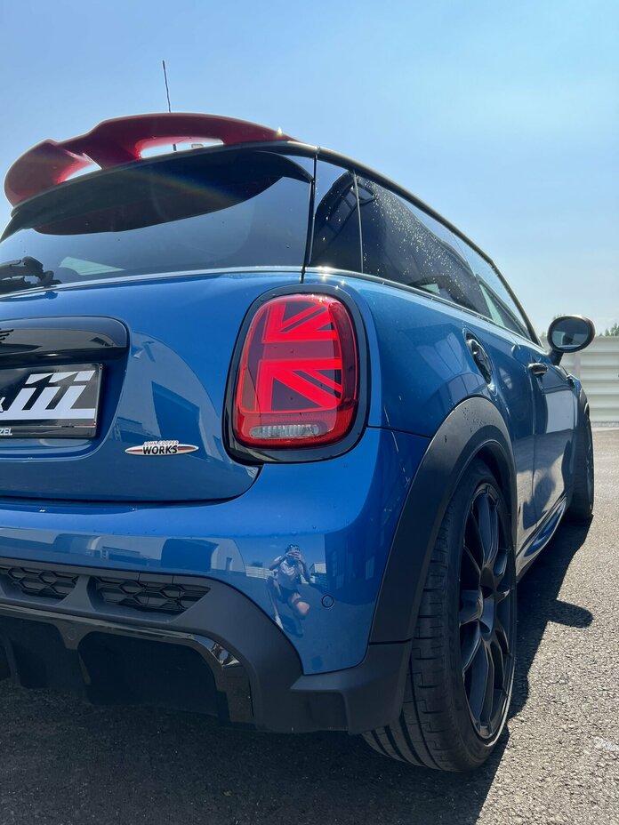 Mini JCW Blau