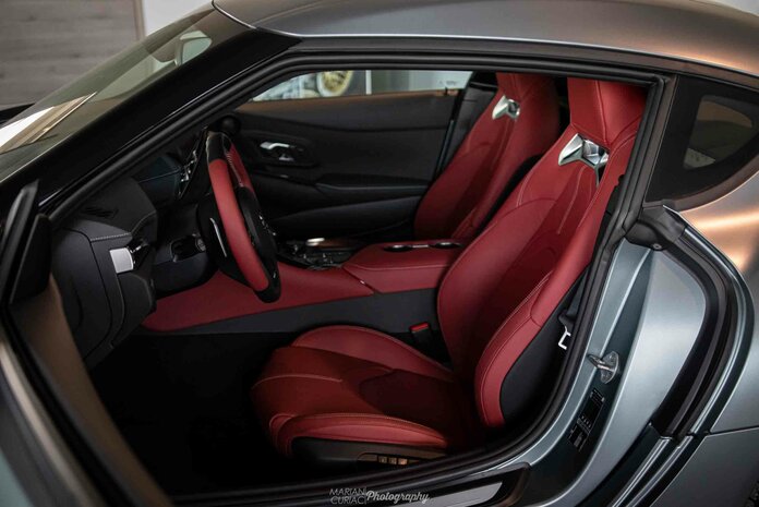 Rote Innenausstattug Toyota Surpa GR 3.0 Limited - Elferwerk - Webschmiede
