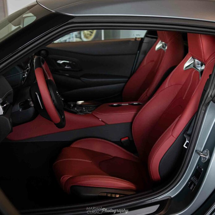 Rote Innenausstattug Toyota Surpa GR 3.0 Limited - Elferwerk - Webschmiede