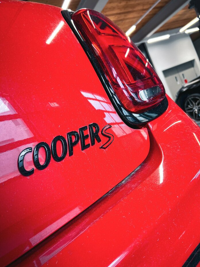 Mini Cooper S Emblem