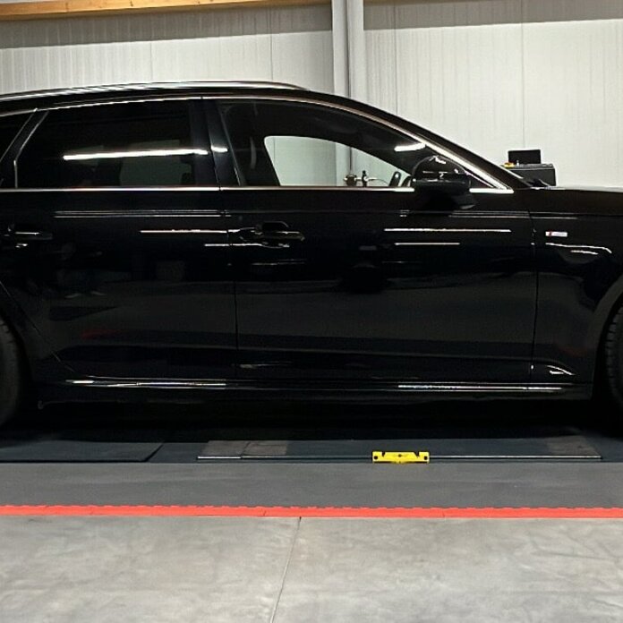 Audi A4 Avant mit BBS LM 20 Zoll 