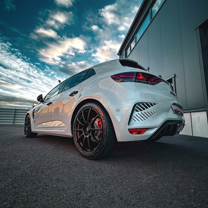 Renault_Megane_RS_Sparco