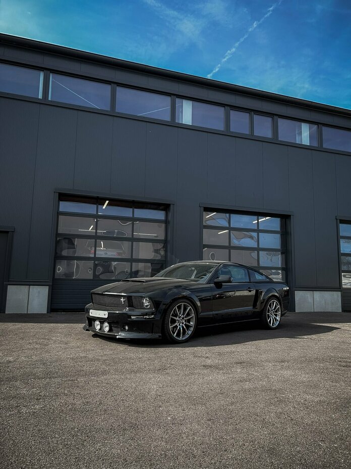 Ford Mustang mit KW V3 Inox Gewindefahrwerk 