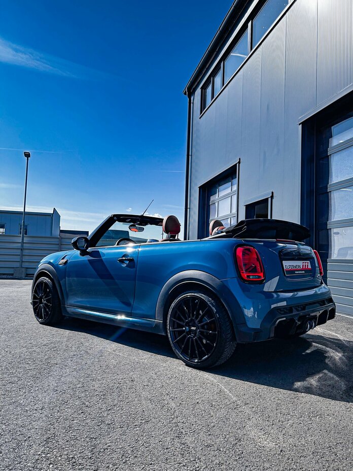 Mini JCW F57 Cabrio mit AEZ Atlanta Black 