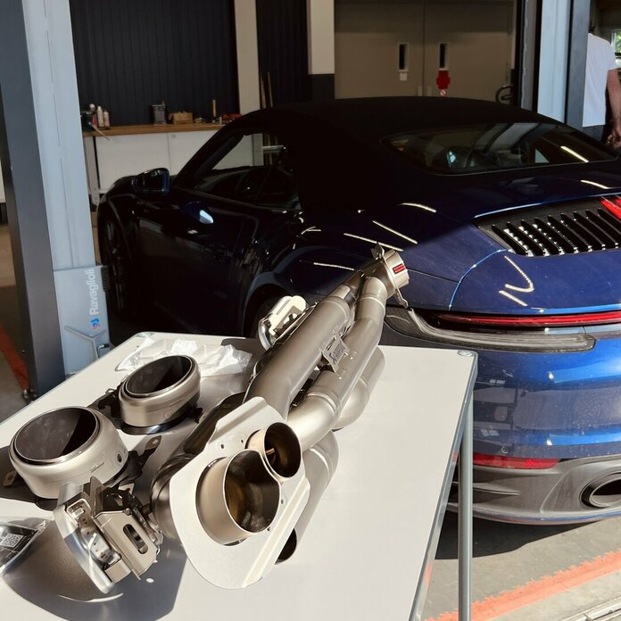 Porsche 992 Akrapovic Slip on 