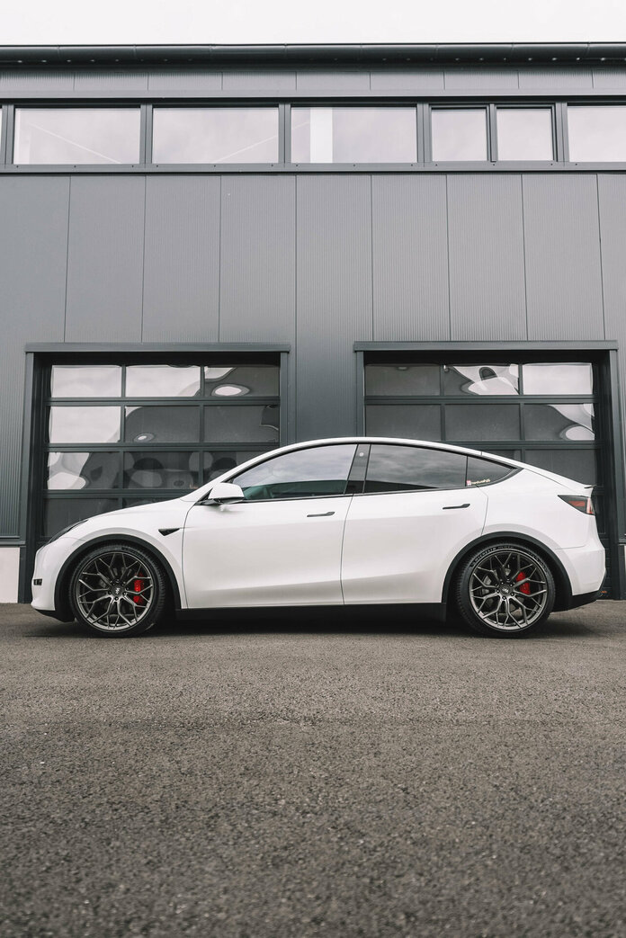 Tesla Model Y Wheelforce CF.3