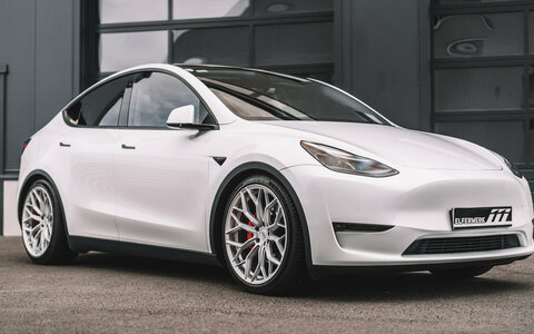 TESLA Model Y - Wheelforce HE.1 Frozen Silver