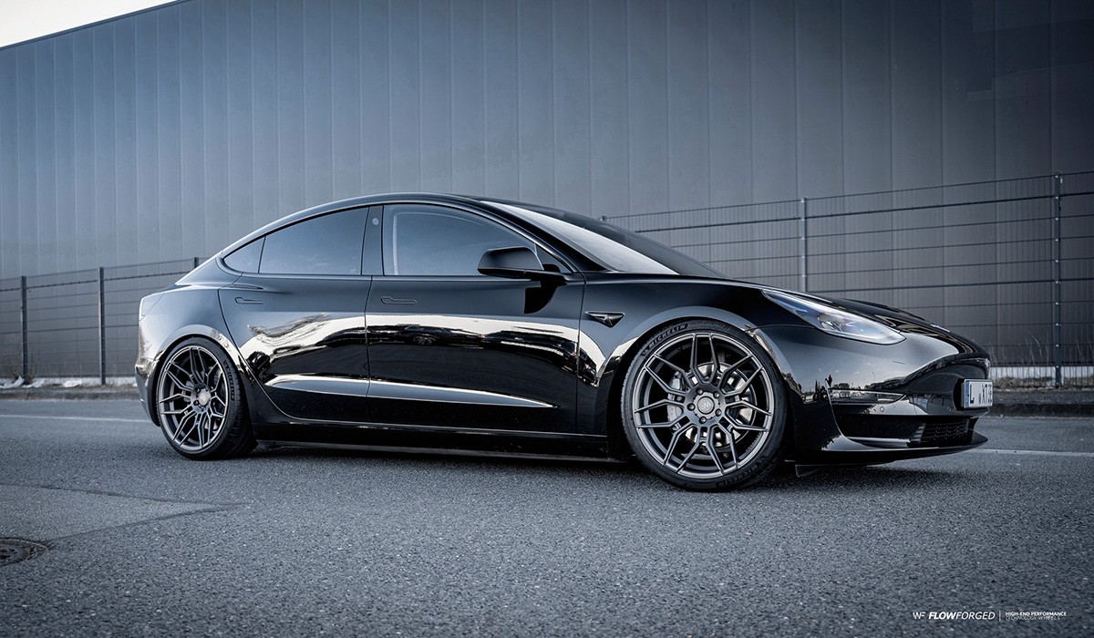 Tesla Model 3 Wheelforce CF:2